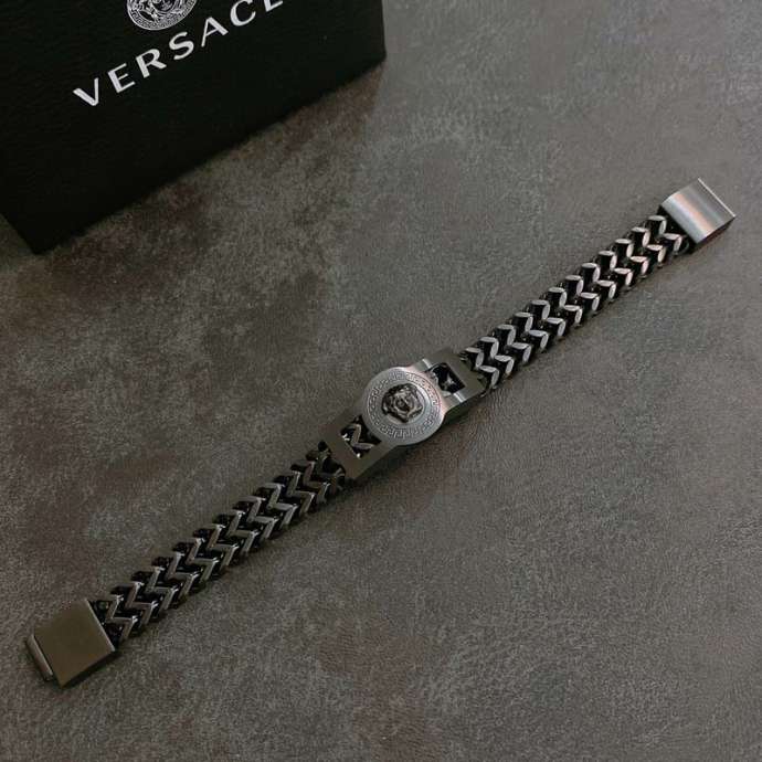 Picture of Versace Bracelet _SKUVersacebracelet12cly3616746